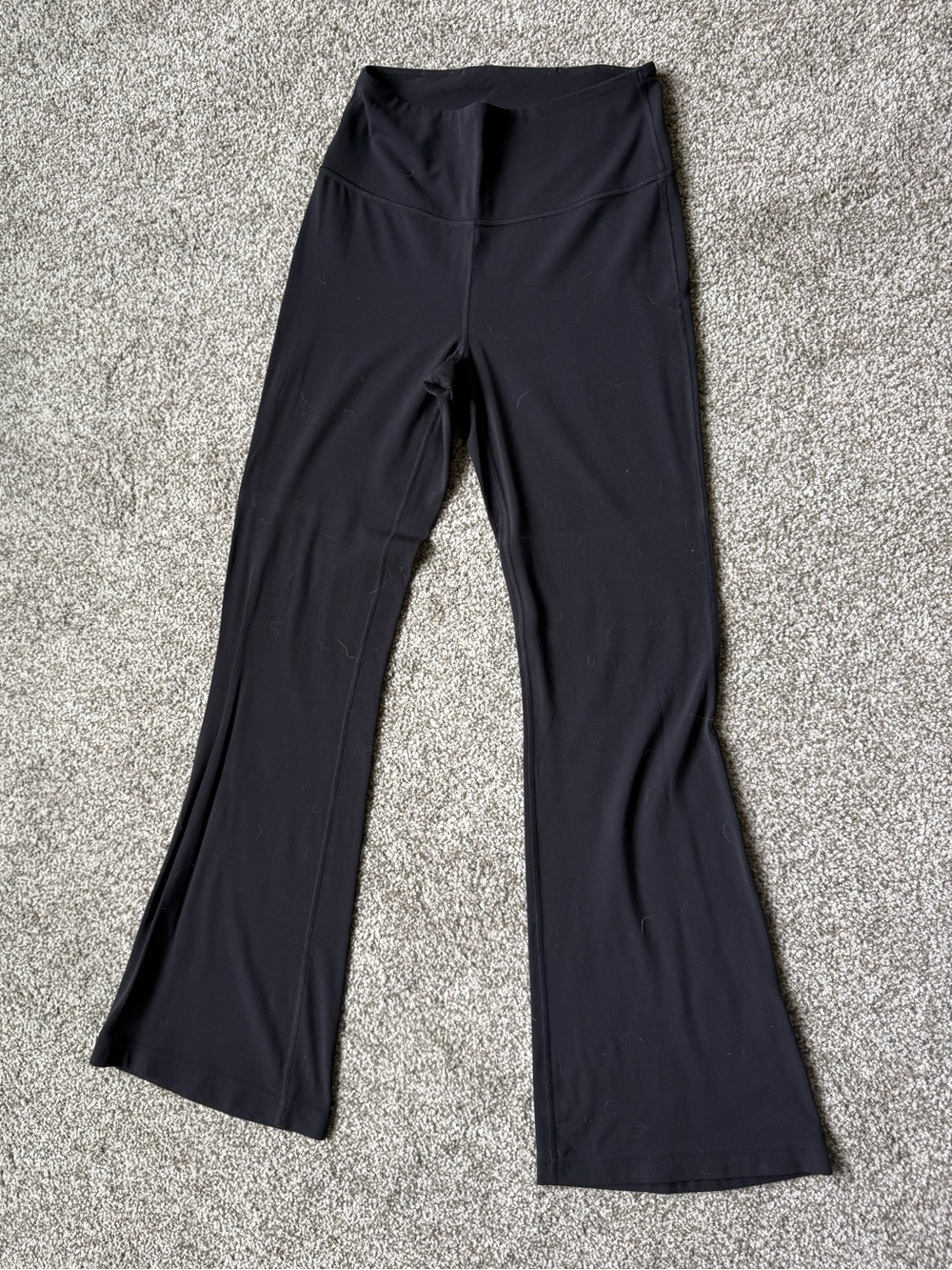 Lululemon Groove Super High Rise flared pants, in black size 8 - Picture 3 of 4